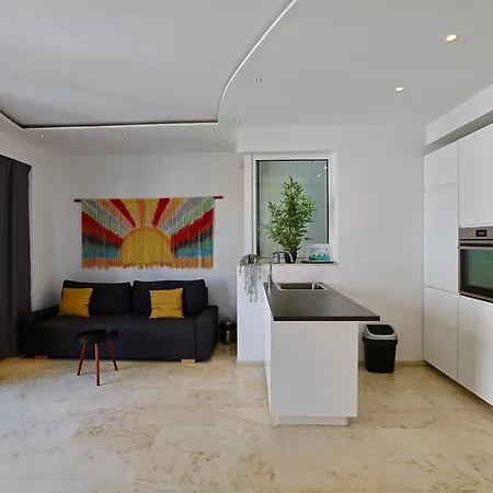 Apartment In The Heart Of St Julians 11a *